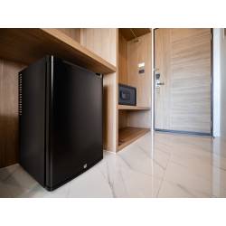 Minibar Hotel 40L con Cerradura Eton Corby of Windsor Minibar Hotel Corby of Windsor CW-15138